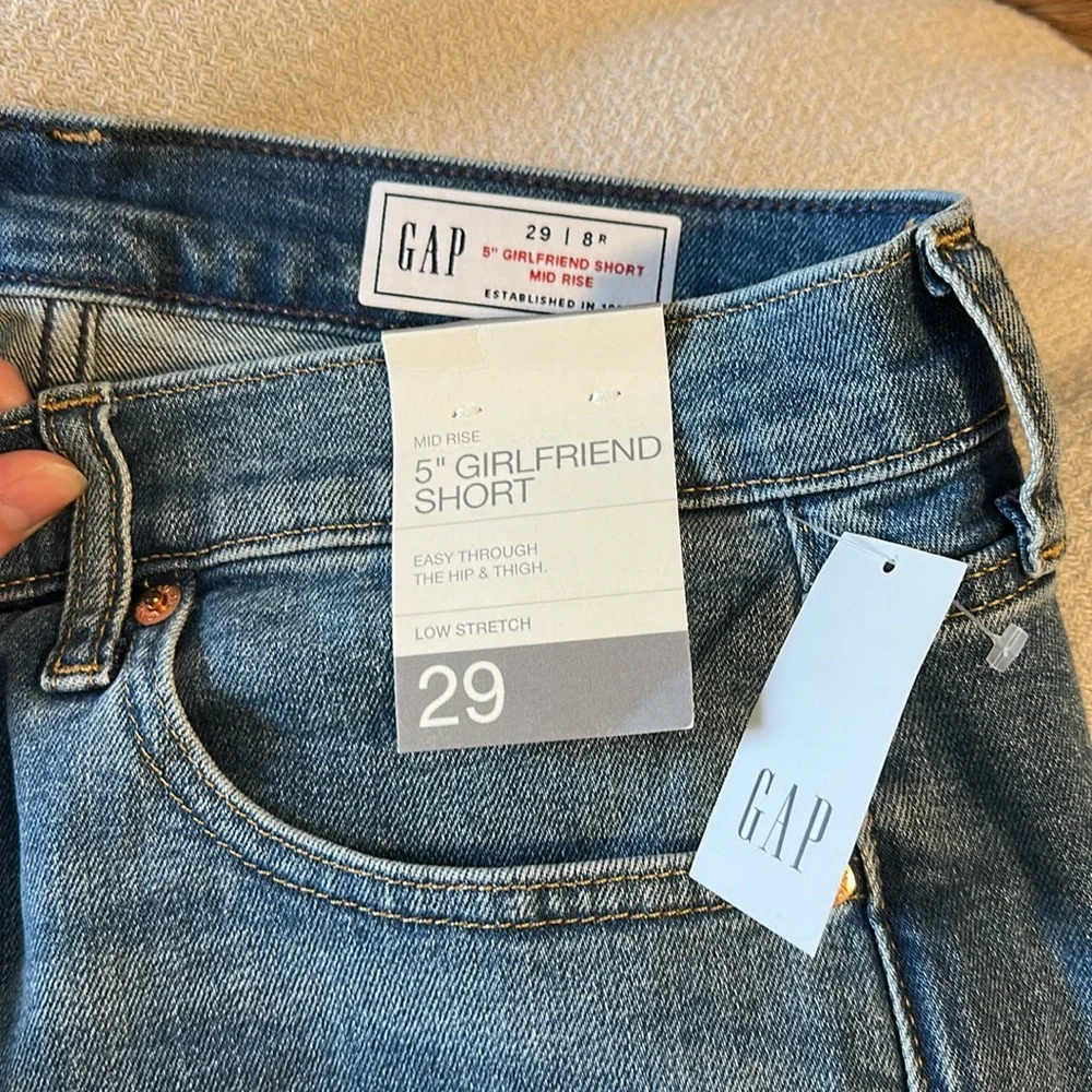 NWT GAP 5” girlfriend short mid rise 29/8 - Picture 3 of 3